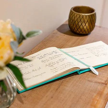 Stylish-Stays The Sanctuary, Stow-On-The-Wold -Luxurious Stylish, Grade II Listed Church Conversion Workspace, Centrally Located Exterior photo