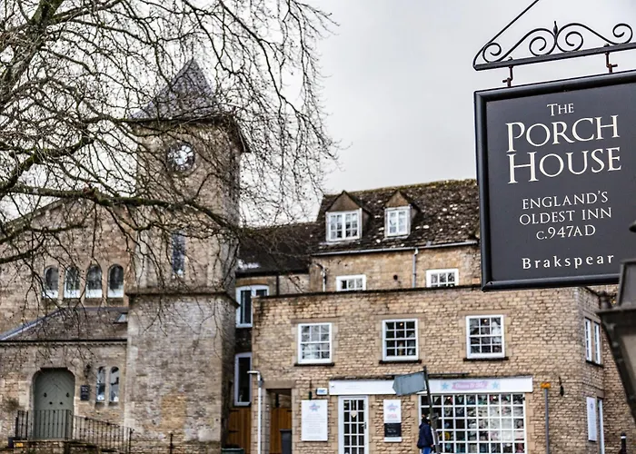 Stylish-Stays The Sanctuary, Stow-On-The-Wold -Luxurious Stylish, Grade II Listed Church Conversion Workspace, Centrally Located