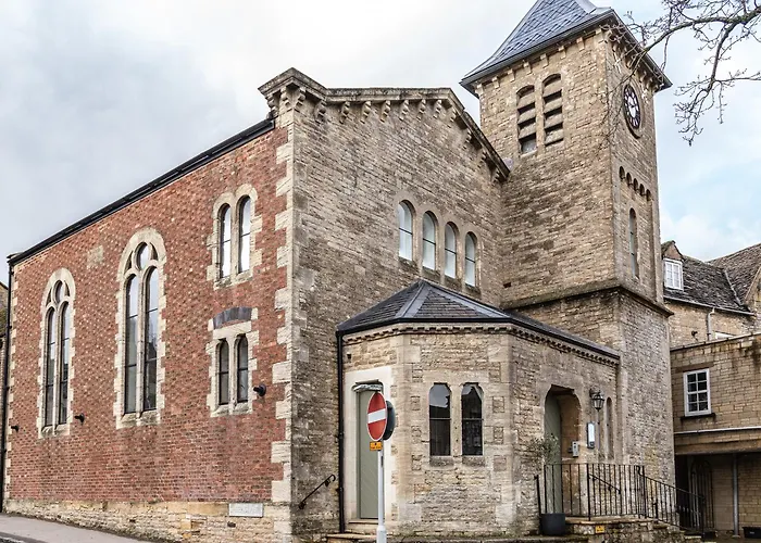Stylish-Stays The Sanctuary, Stow-On-The-Wold -Luxurious Stylish, Grade II Listed Church Conversion Workspace, Centrally Located
