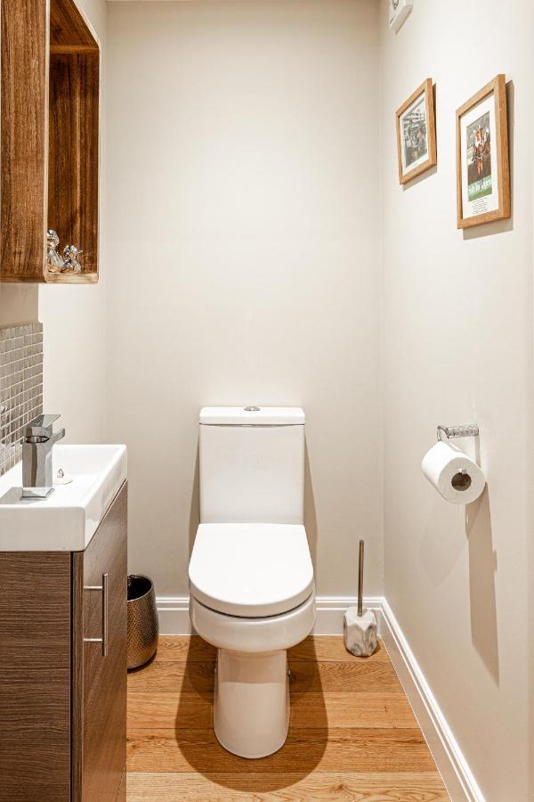 Apartment Stylish-stays The Sanctuary, -luxurious Stylish, Grade Ii Listed Church Conversion Workspace, Centrally Located